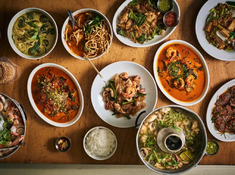 Thai at Har Sinai | התאילנדית בסמטת סיני